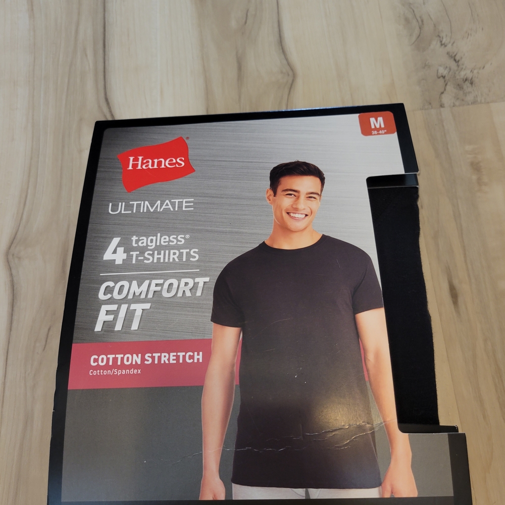 Hanes NWT Men's Ultimate Black Tagless T-Shirts Comfort Fit (4 Shirts)